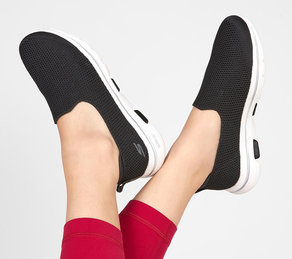 Women Skechers GO WALK 5 - Spontaneous Slip On Shoes Black / White  USA |  1527-THZCL